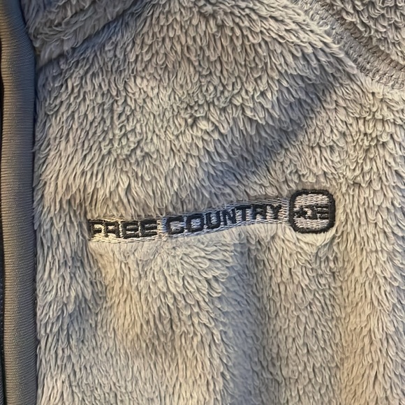 Free Country women’s fuzzy sweater - Picture 2 of 4
